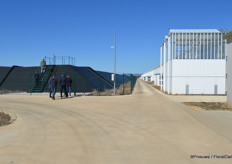 Een kijkje nemen bij de waterbassins. Dit zijn er twee, beiden met een capaciteit van 25.000m3 water.