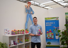 Natuurlijk stond Wilma's Lawn en Garden ook op de beurs. Jur Cooijmans showt zijn nieuwe snijbloemenvoeding.