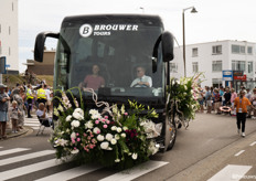 Een van de vele voertuigen van Brouwer Tours