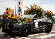 Personenauto aangeboden door RVE Plantenhandel