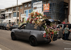 Zelfs de kofferbak zat vol van deze auto, aangeboden door Royal Lemkes BV  