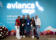 Avianca Cargo team, zij vervoeren bloemen van Latijns-Amerika naar Miami.