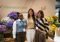 Mildred Anyango, Alejandra Restrepo en Carmen Marquez van Ball.